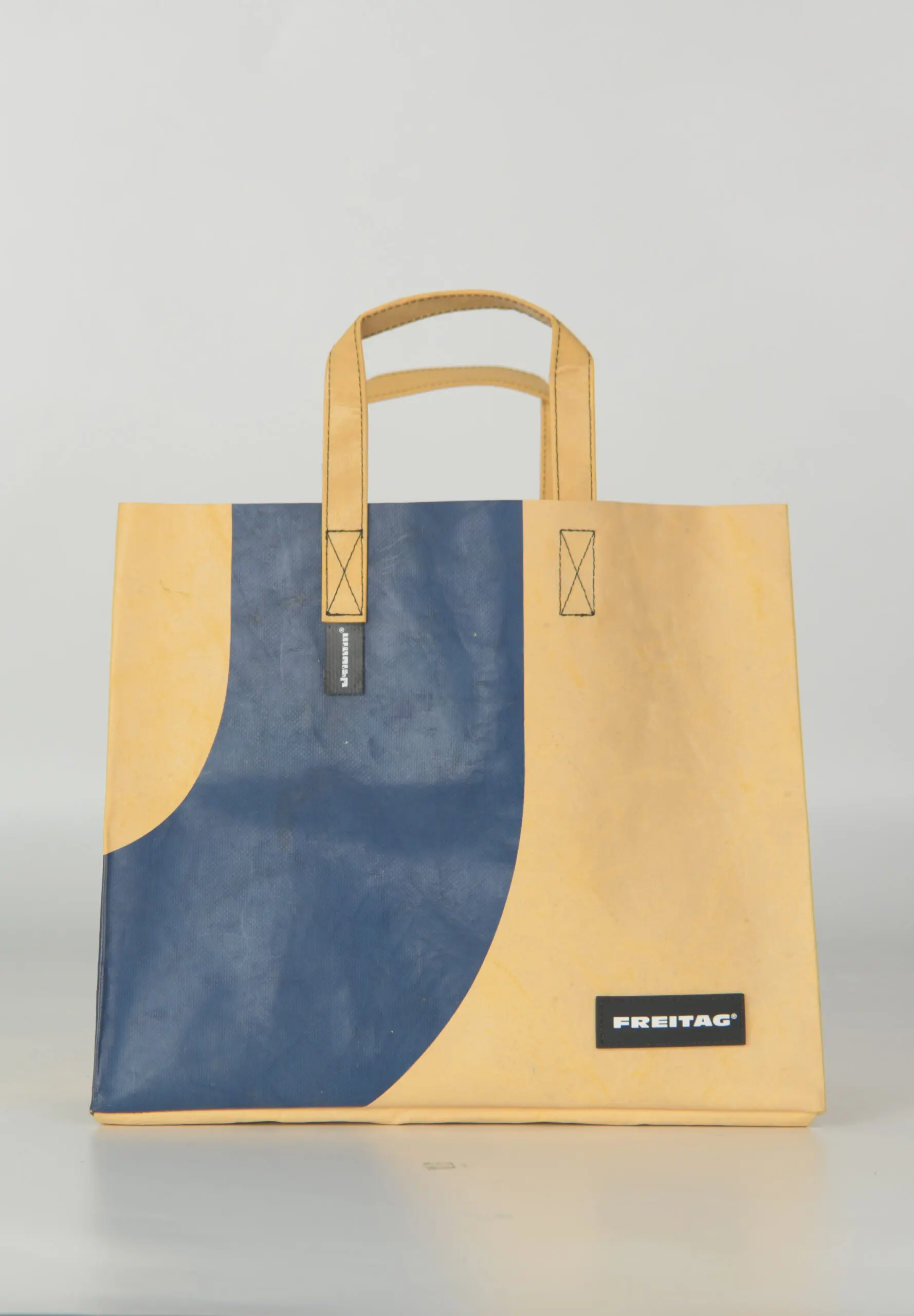 FREITAG F704 CAKE BAG